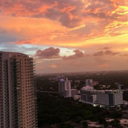 Lyx Suites At One Broadway In Brickell Маямі Екстер'єр фото
