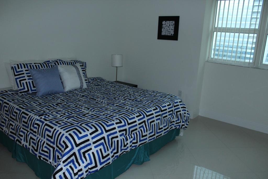 Lyx Suites At One Broadway In Brickell Маямі Номер фото