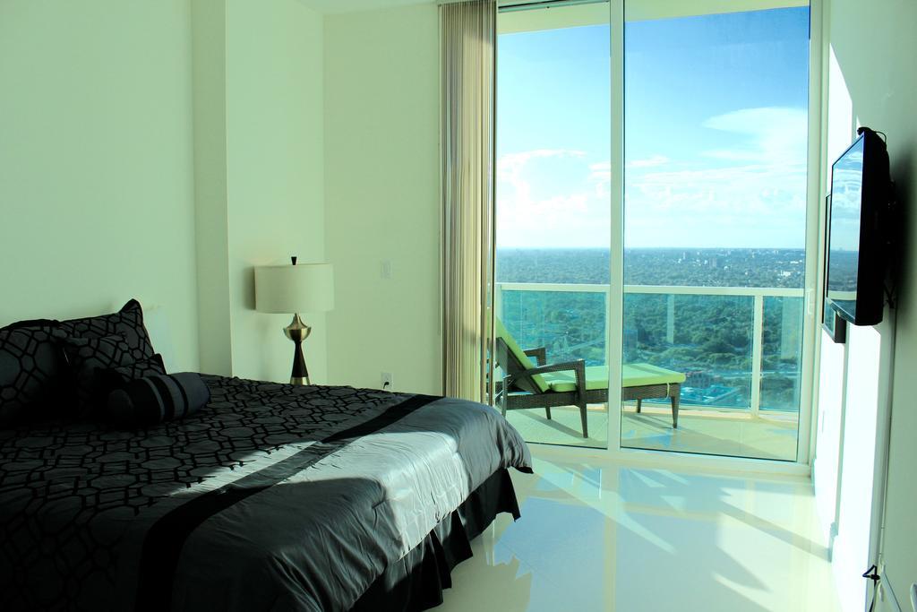 Lyx Suites At One Broadway In Brickell Маямі Екстер'єр фото