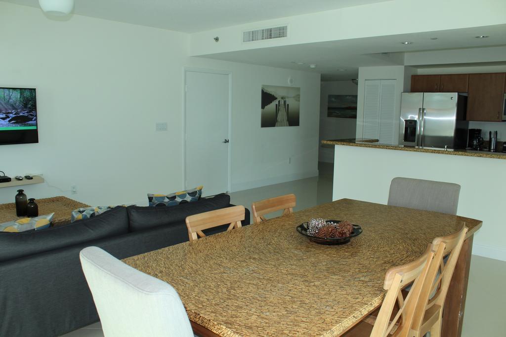 Lyx Suites At One Broadway In Brickell Маямі Екстер'єр фото