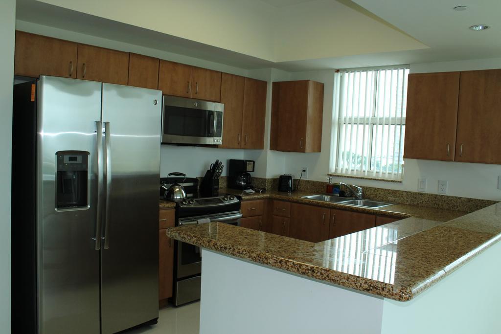 Lyx Suites At One Broadway In Brickell Маямі Екстер'єр фото