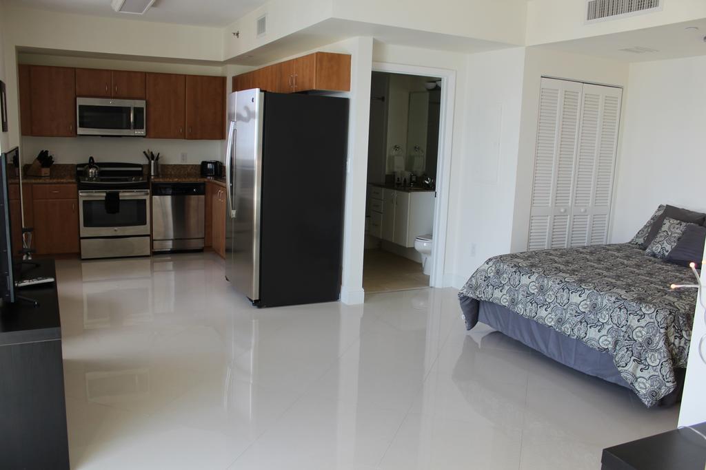 Lyx Suites At One Broadway In Brickell Маямі Екстер'єр фото